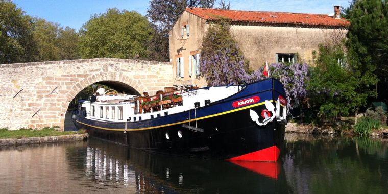 CRUCEROS FLUVIALES CANALES DE FRANCIA ANJODI CRUCEROS CANAL DU MIDI CRUCEROS EN FAMILIA CRUCEROS CON AMIGOS CRUCEROS DE LUJO CHARTER CRUCEROS CHARTER BARCOS CRUCEROS DE LUJO FAMILIAS CANAL DU MIDI CRUCEROS EN GRUPO